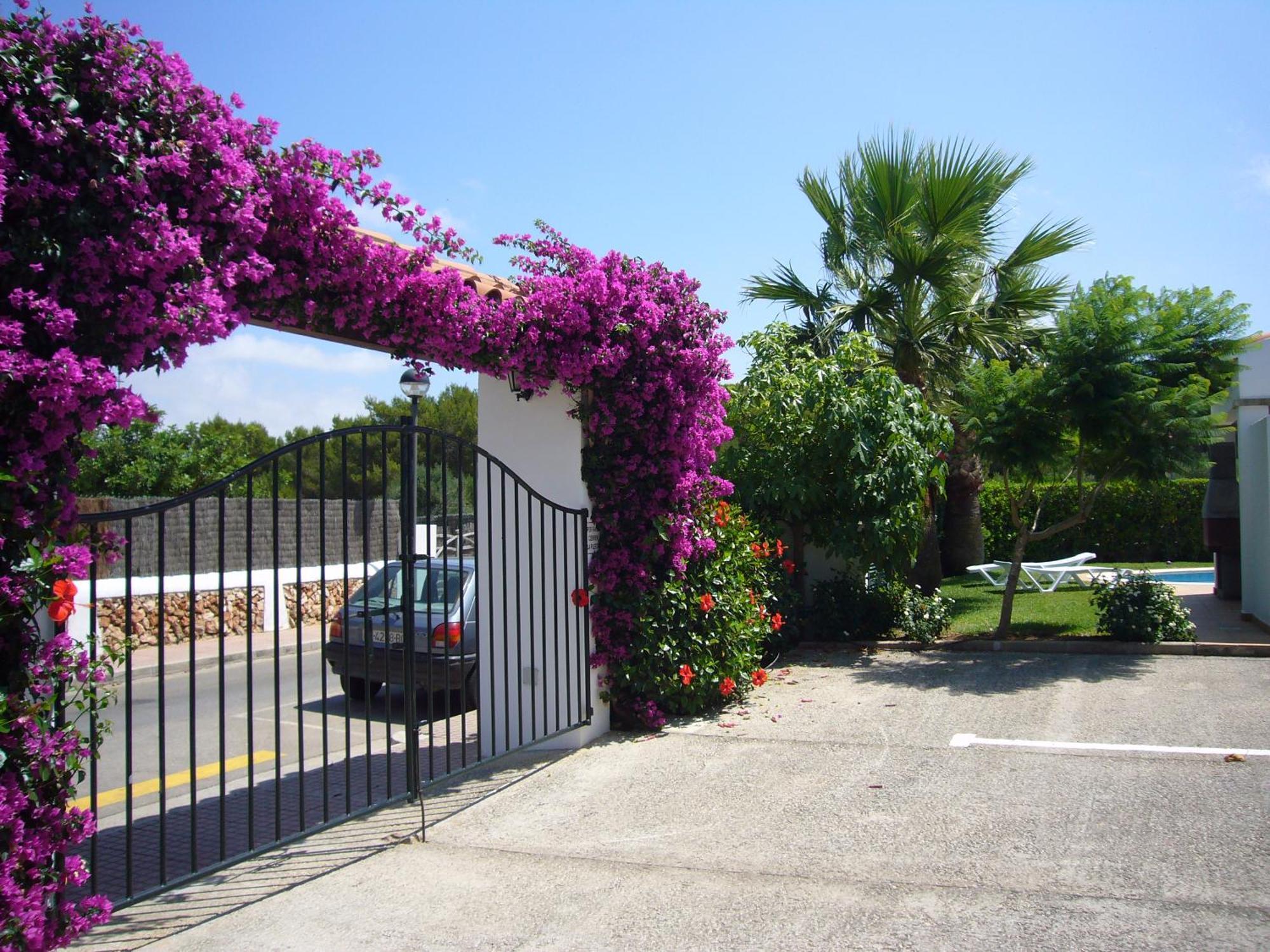 Apartchalet Villas Elvira. Villa A Son Carrio  Bagian luar foto